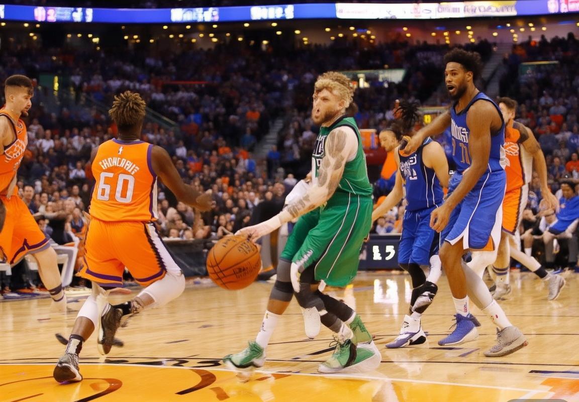 2017NBA季后赛：太阳小牛对决火花四溅